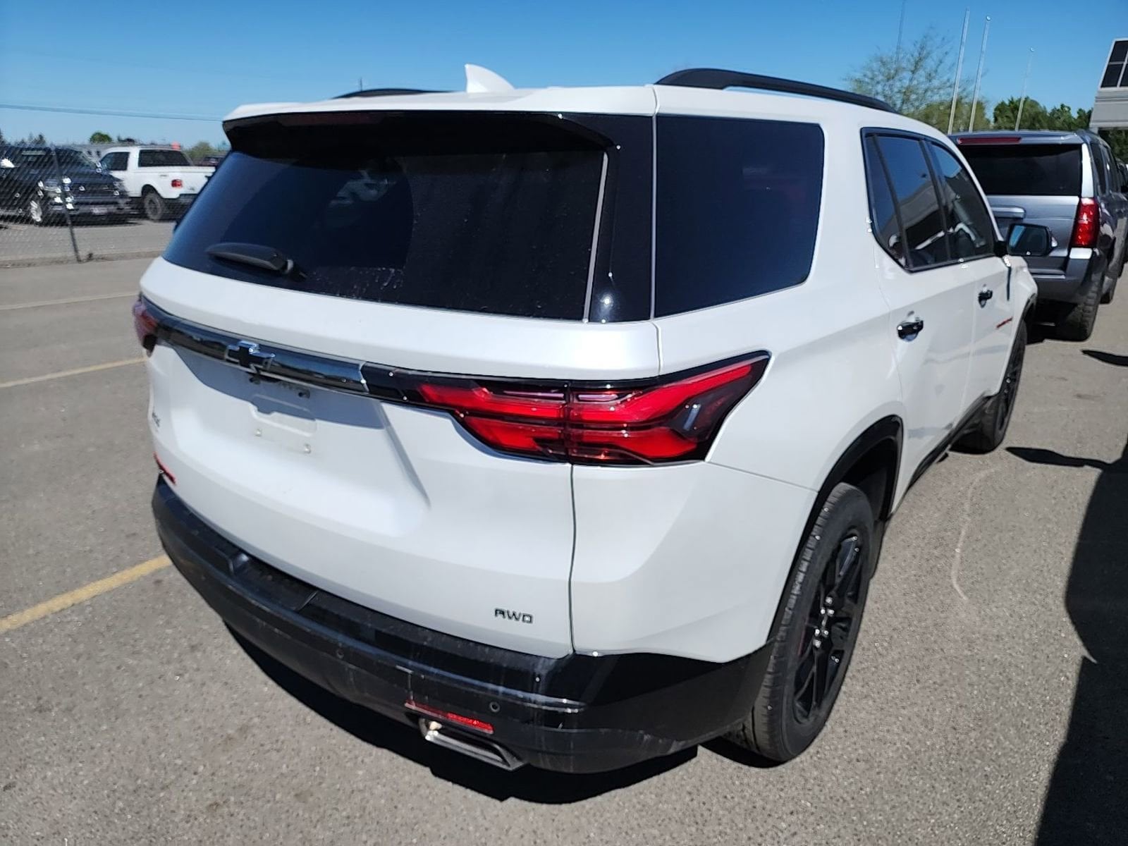 chevrolet traverse limited 2024 1GNETZKW3RJ137032 image chevrolet traverse limited 2024 1GNETZKW3RJ137032 image